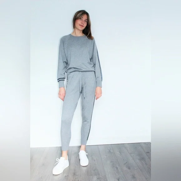 360 Cashmere Carrie Crewneck Knit in Heather Grey, SZ XS - Picture 2 of 11